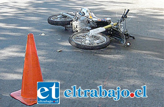 El accidente se originó cerca de las 07:45 horas de este sábado falleciendo un motociclista que colisionó con una camioneta conducida por un joven ebrio en la ruta E-723 en el sector Tabolango de Santa María. (Foto Archivo).