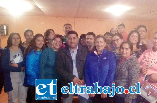 Familias del Comité Valle Curimón llevaban más de 3 años esperando a que la empresa consultora los postulara a los recursos Serviu para ampliar sus casas.