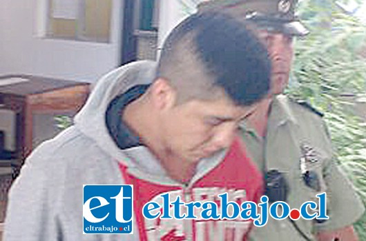 El imputado de 23 años de edad, fue detenido por Carabineros por el delito de robo al interior de la Capilla San Pedro Nolasco de San Felipe.