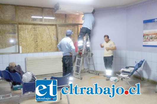 La instalación de aire acondicionado, será uno de los primeros trabajos en estar terminado, a ello se suma el mejoramiento de baños, instalación eléctrica y pintura, cambio de butacas e instalación de cámaras de seguridad en la Sala de Espera del Servicio de Urgencias del HSC.