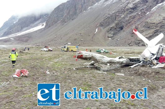 La avioneta cayó en una explanada a 300 metros de la ruta internacional cerca del ingreso al sexto cobertizo en el kilómetro 100. (Foto gentileza Comandancia Cuerpo Bomberos Los Andes).