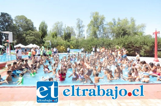 En el estadio Fiscal, se desarrollará también el Acquaerobic, los martes y jueves de 18.30 a 20 horas. (Foto Referencial).