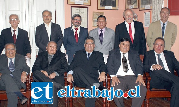 FLAMANTE DIRECTORIO.- Ellos conforman el flamante directorio: Eduardo Contreras, Germán Castro, Jaime Canales, Guillermo Toro, Patricio Corvalán, Mario Duarte, Luis Castro, Sergio Aguilera, Rafael Carvallo, Hernán Cataldo y Miguel Ángel Guliano. (Foto Roberto González Short).