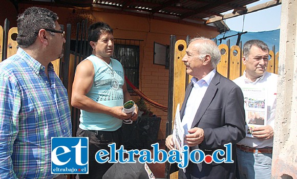 En visita al sector Las 4 Villas, el Seremi de Vivienda y Urbanismo, Rodrigo Uribe Barahona; junto al alcalde Patricio Freire y el gobernador Eduardo León; dieron a conocer a los vecinos la inversión que se concretará a través del Programa de Pavimentos Participativos.