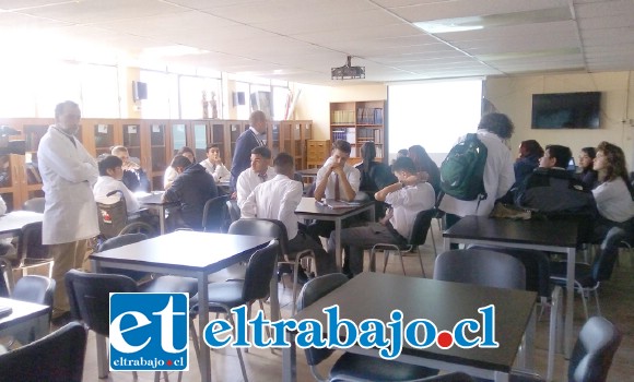 Actualmente el SII de San Felipe se encuentra desarrollando capacitaciones a los estudiantes de 3° y 4° medio de las carreras técnicas de administración y contabilidad del Liceo Politécnico Dr. Roberto Humeres de San Felipe, que participarán de la Operación Renta 2017.