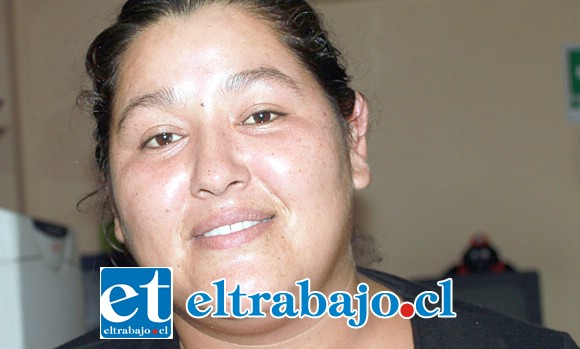 TODOS CON MARÍA.- María Carvajal Fernández, de 30 años y madre de dos niños, en el Hospital del Cáncer, en Santiago, le dictaminaron los médicos un NI-2 (Cáncer en etapa 2) de útero.