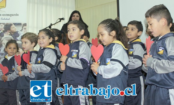 NUEVAS GENERACIONES.- En un plazo de 10 años más, los alumnos que egresen de la Escuela José de San Martín deberían dominar el idioma Inglés.