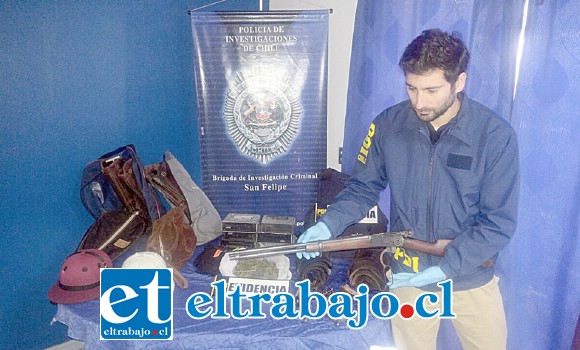 La PDI recuperó artículos de equitación, radios musicales, un arma de fuego y cannabis sativa desde el interior de un domicilio en la población San Felipe. Parte de las especies habían sido reportadas por robo en lugar habitado.