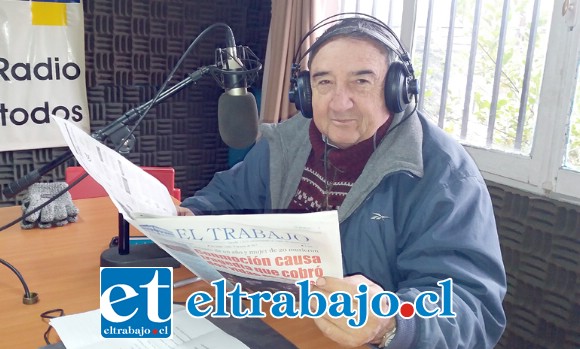 Víctor ‘El Flaco’ González es el comunicador con más años en el dial aconcagüino, hoy cumple 50 años frente al micrófono.