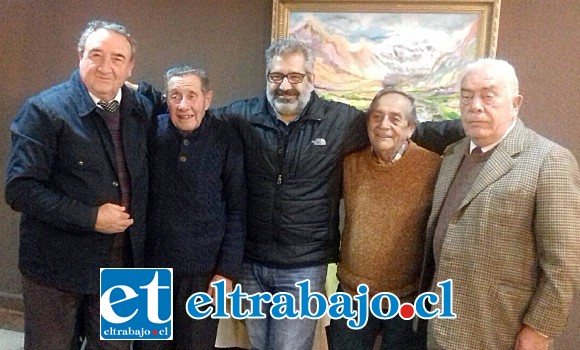 En la ceremonia Víctor González fue acompañado por baluartes de Deportes Aconcagua como: Luis fara, Reinard Montejo, Manuel Valdez y Eugenio Cornejo.