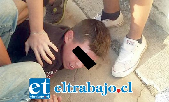 El adolescente de 15 años de edad ha sido detenido en diversas ocasiones por Carabineros, tras denuncias de robo con intimidación a escolares en el damero central de San Felipe.