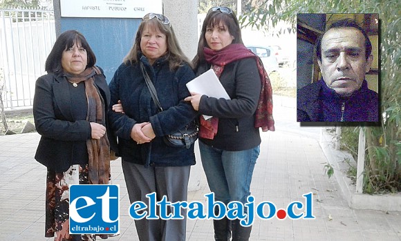 La familia del fallecido en la fiscalía, tras estampar la denuncia por presunta negligencia médica.