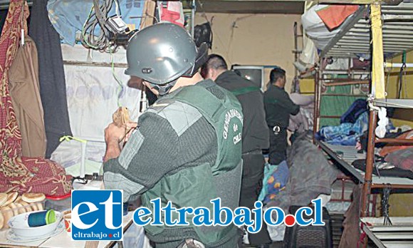 VIOLENCIA CARCELARIA.- Los funcionarios de Gendarmería se hicieron cargo de controlar el dormitorio 11, trasladando a cuatro de los presos involucrados a Valparaíso, queda uno en el Hospital San Camilo. (Referencial)