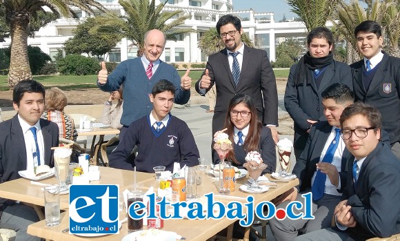 PREMIADOS EN VALPARAÍSO.- Ellos son los insdustrialinos que participaron con dos proyectos en la competencia Despega el Aula 2017, representando a la Escuela Industrial de San Felipe.