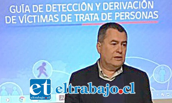 El gobernador Eduardo León participó activamente en este taller sobre trata de personas.