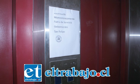 PARALIZADOS.- Desde hace ya casi un mes los ascensores del edificio de Gobernación de San Felipe están paralizados, obligando a los usuarios tener que subir escaleras.