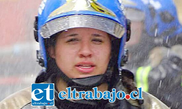 FUERZA A LA FAMILIA.- La joven bombera de la 1ª Compañía de Bomberos de Santa María, María Isabel Reinoso Montenegro, falleció ayer lunes a causa de un cáncer de pulmón.