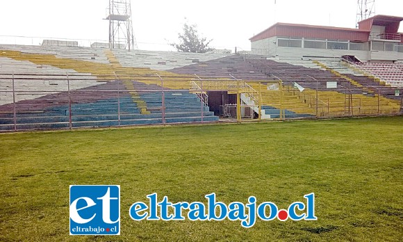 Tribuna Poniente del Estadio Municipal de San Felipe, será sometida a remodelación de sus tablones a partir del mes de octubre.