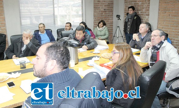 Técnicos de la DOH realizaron una presentación en el Concejo Municipal, donde quedó totalmente claro que el futuro embalse no trae ningún beneficio para Panquehue.