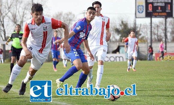 Cuatro partidos debieron pasar para que el Uní pudiera celebrar su primer triunfo en el torneo de Transición.