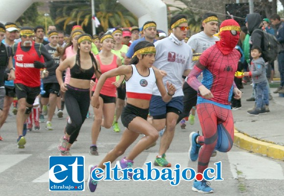 PANCHITA IMPARABLE.- Con gran energía los exponentes de Aconcagua Runners llevan el deporte a todos los rincones de la V Región, esta vez brillaron en La Cruz.