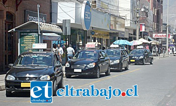 Los dardos apuntan al rubro de los taxis colectivos, donde el no respetar la tarifa escolar o simplemente no transportar a escolares parece ser una práctica bastante extendida.