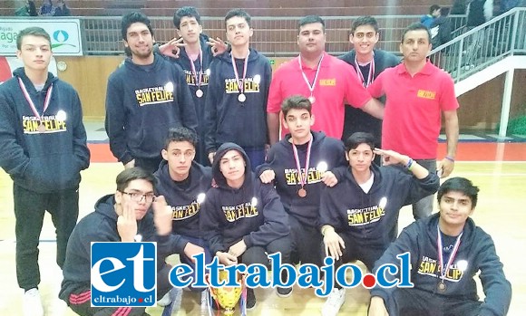 La selección de básquetbol de San Felipe quedó tercera en el Nacional de la serie jugado en Punta Arenas.