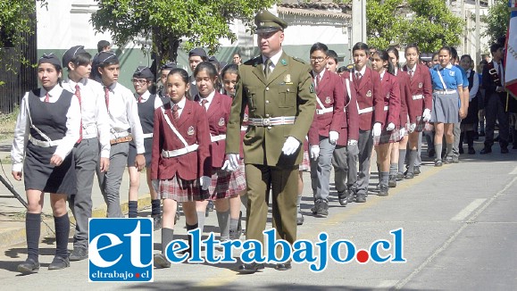 Con un llamativo desfile frente a la Prefectura de Carabineros Aconcagua se celebró el Día de las Brigadas Escolares de Tránsito.