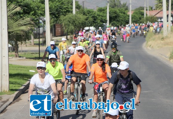 Una masiva participación logró la séptima cicletada familiar realizada el domingo pasado en la Villa Bernardo Cruz, oportunidad en que se sumó la cicletada del Colegio Vedruna.