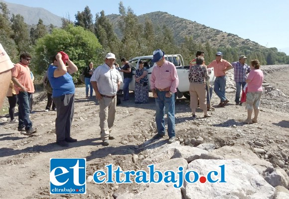 Compleja es la situación que viven los vecinos, quienes protestaron porque no tienen conectividad para venir a San Felipe.