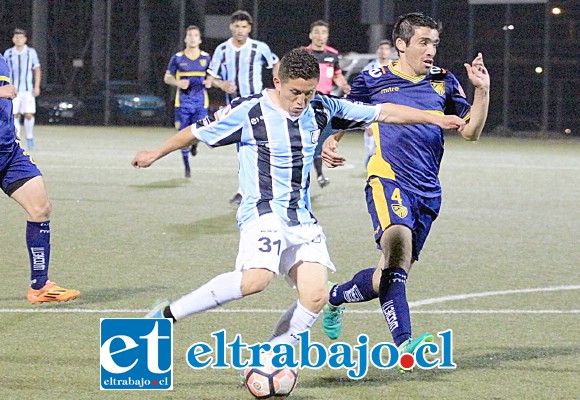 Unión San Felipe consiguió un agónico empate ante un duro y porfiado equipo de Barnechea. (Foto gentileza: Jaime Gómez)