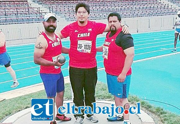 El lanzador perteneciente a la Escuela de Deportes de Llay Llay, Giovanni Leiva (izq.) cumplió la actuación más relevante de ese club al ganar el lanzamiento del Disco.