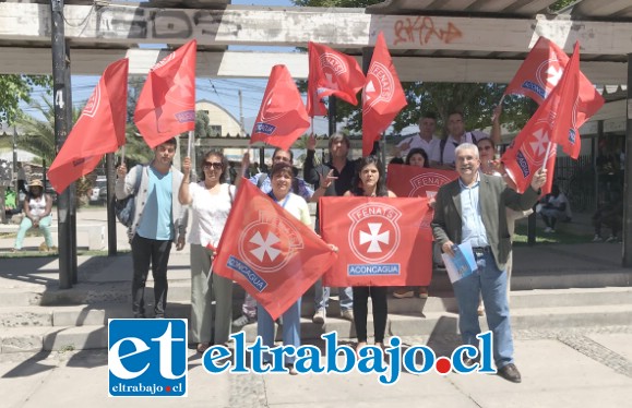 Dirigentes de la Fenats llegaron hasta la Gobernación Provincial de San Felipe, para entregar carta al Gobernador como representante del Gobierno, manifestando su repudio a la propuesta del Ministro de Hacienda.