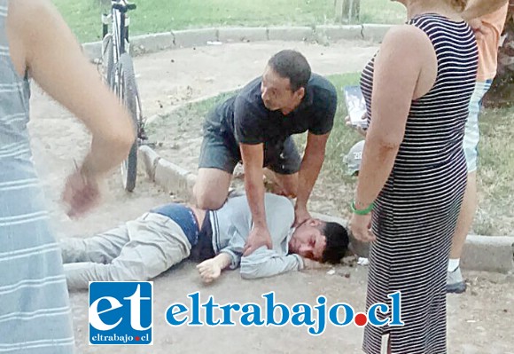 El antisocial fue capturado en medio de una detención ciudadana la tarde de este miércoles en avenida Chacabuco esquina Toro Mazote en San Felipe. (Foto: @Aconcaguaradio).