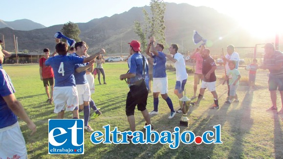 El Complejo Las Tres canchas fue el escenario donde Juventud La Troya alcanzó un inédito tetracampeonato en el fútbol aficionado local.