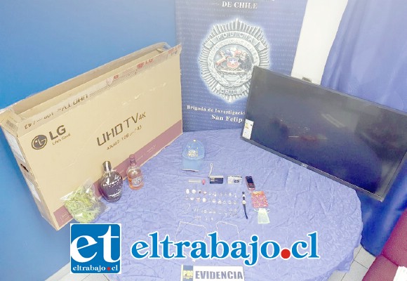 La Bicrim de la PDI de San Felipe esclareció el robo denunciado por la víctima domiciliada en la comuna de Santa María, recuperándose un televisor led, joyas, cámaras fotográficas y relojes avaluados en $1.500.000.