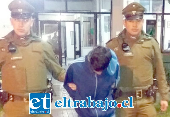 El antisocial apodado ‘El Pirigua’, luego de ser retenido por la víctima y vecinos, fue entregado a Carabineros de la Subcomisaría de Llay Llay, siendo formalizado en tribunales donde quedó privado de libertad.