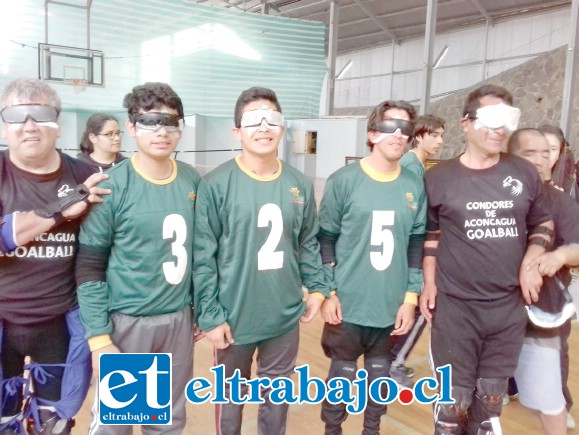 CON SUS IGUALES.- Los aconcagüinos compartieron también con otros deportistas de la V Región, este deporte continúa creciendo.