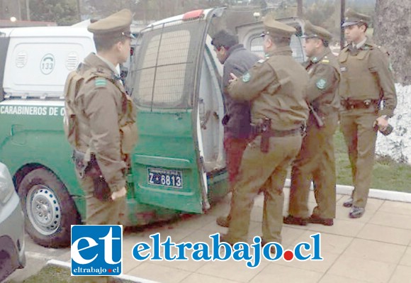 El comerciante habría sido detenido en su casa por Carabineros, quedando condenado a cumplir 15 días de presidio diurno, según asegura el vecino.