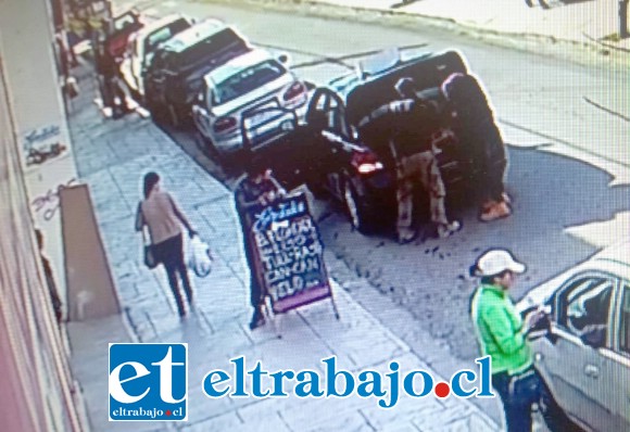 Según las diligencias policiales, los asaltantes habrían huido a bordo de un colectivo.