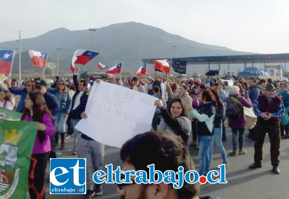 Las Fuerzas Vivas del Valle de Aconcagua lograron hacerse sentir frente a Peaje Las Vegas.