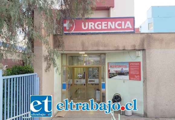 La víctima de 21 años de edad fue conducida en estado grave hasta el servicio de urgencias del Hospital San Camilo de San Felipe.