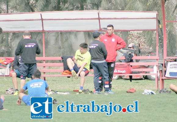 Un entrevero en el camarín con un integrante del cuerpo técnico de Hernán Drudi, desencadenó la salida del Uní, de Omar Arcos y el preparador físico Carlos Carreño.