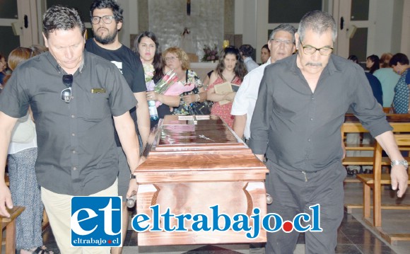 ADIÓS CARMELITA.- Los funerales de doña Luisa del Carmen se realizaron ayer lunes en la Iglesia Andacollo, y fue sepultada en el Cementerio Parque Almendral.