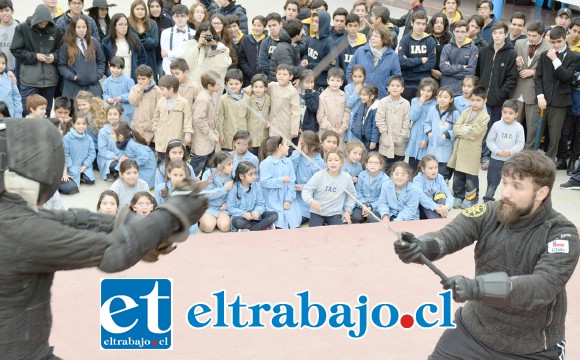 ESGRIMA PARA MUJERES.- Tomás Suazo es uno de los más experimentados maestros de esgrima en el Valle de Aconcagua, él estará al frente de estos talleres, al lado también de Grisell Valencia.