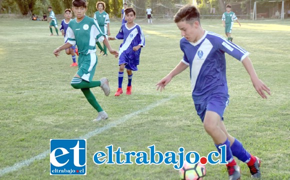 LA FIEL HINCHADA.- El público animó a sus jugadores en todo momento, peques y grandes disfrutaron este fin de semana del mejor fútbol amateur en la 5ª Semana Troyana 2019.