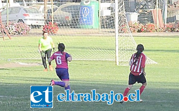 Dos selecciones del valle de Aconcagua (San Felipe y Rinconada) se metieron a las semifinales del Regional de Mujeres.