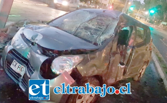 El accidente ocurrió cerca de las 06:00 de la madrugada de ayer miércoles en la avenida Santa Teresa de Los Andes.