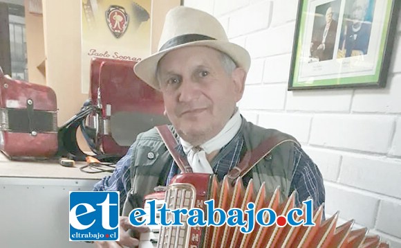 Alejandro Chocaír, artista y uno de los organizadores de la peña.