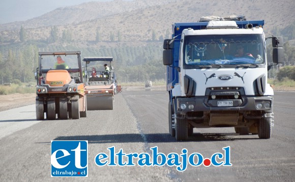 MÁS ANCHA.- A 30 metros de ancho y con base granulada está siendo ampliada la pista de aterrizaje del Aeródromo Víctor Lafón de San Felipe. La obra será terminada el 8 de marzo.